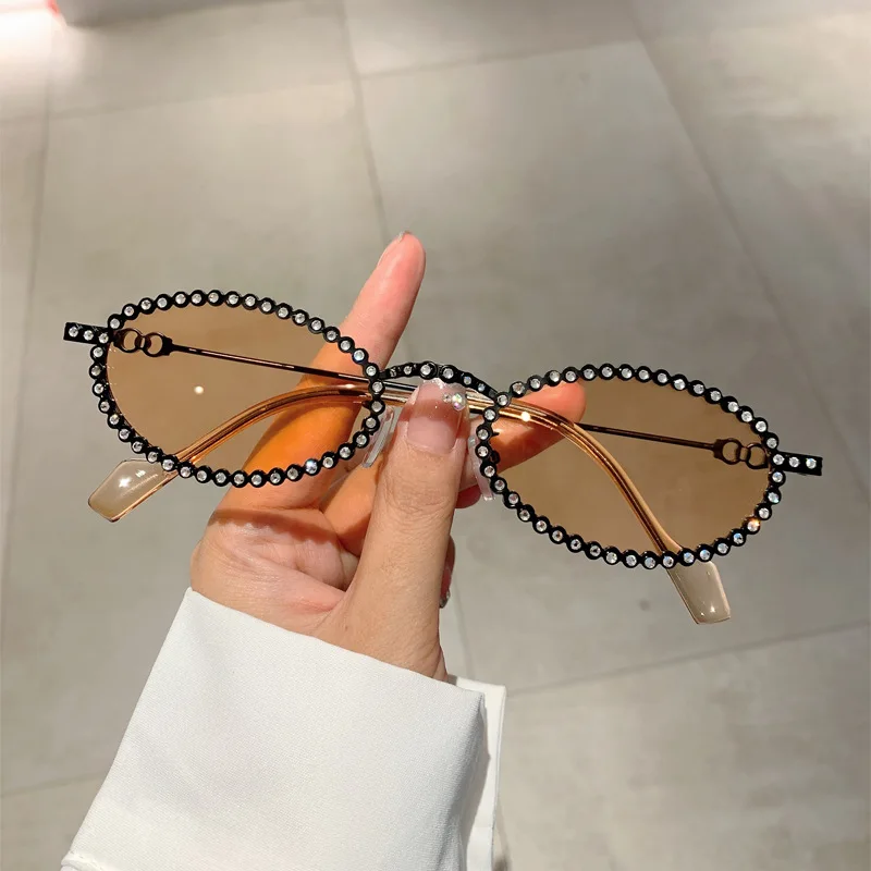 

Vintage Punk Luxury Brand Designer Diamond Oval Sunglasses Women Sun Glasses For Female UV400 Trendy Small Frame Crystal Shades