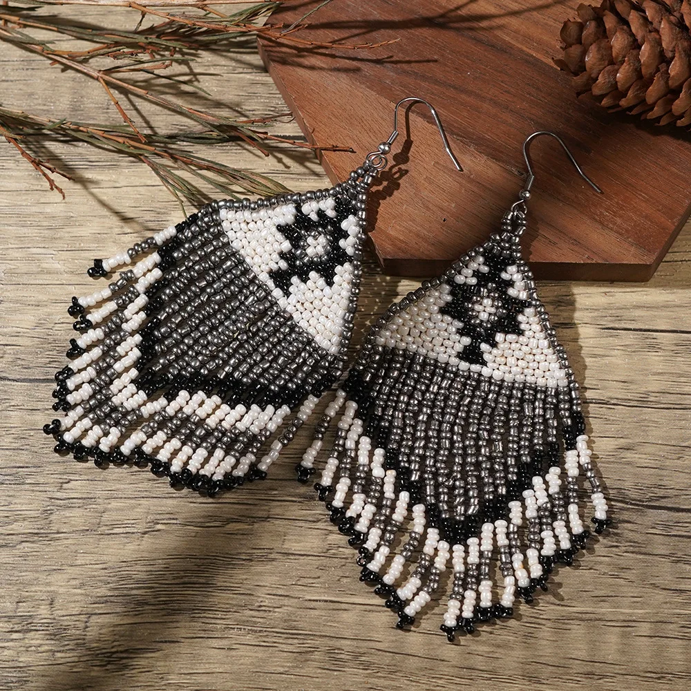 

2025 Handmade Bead Earrings Tassel ＧeometryT Retro Versatile Ｏriginality Hand Knitting Bohemia Beaded Earrings for Women