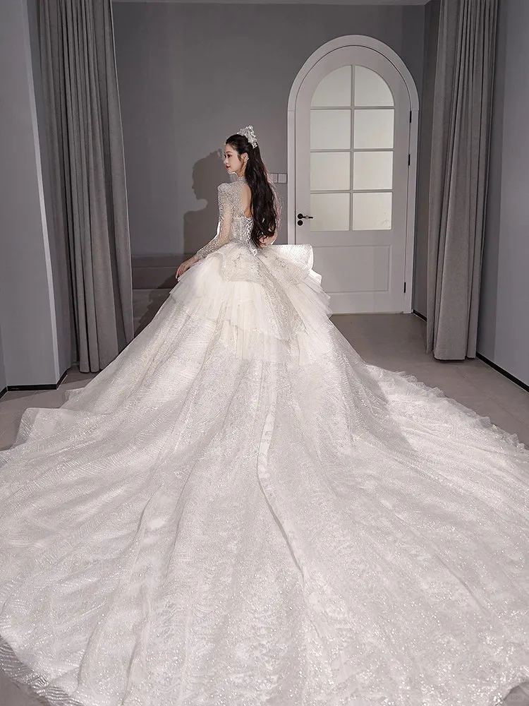 Main Wedding Dress 2026 New Bridal Long Sleeve Retro Advanced Texture Heavy Industry French Light Luxury Large Tail Small Man