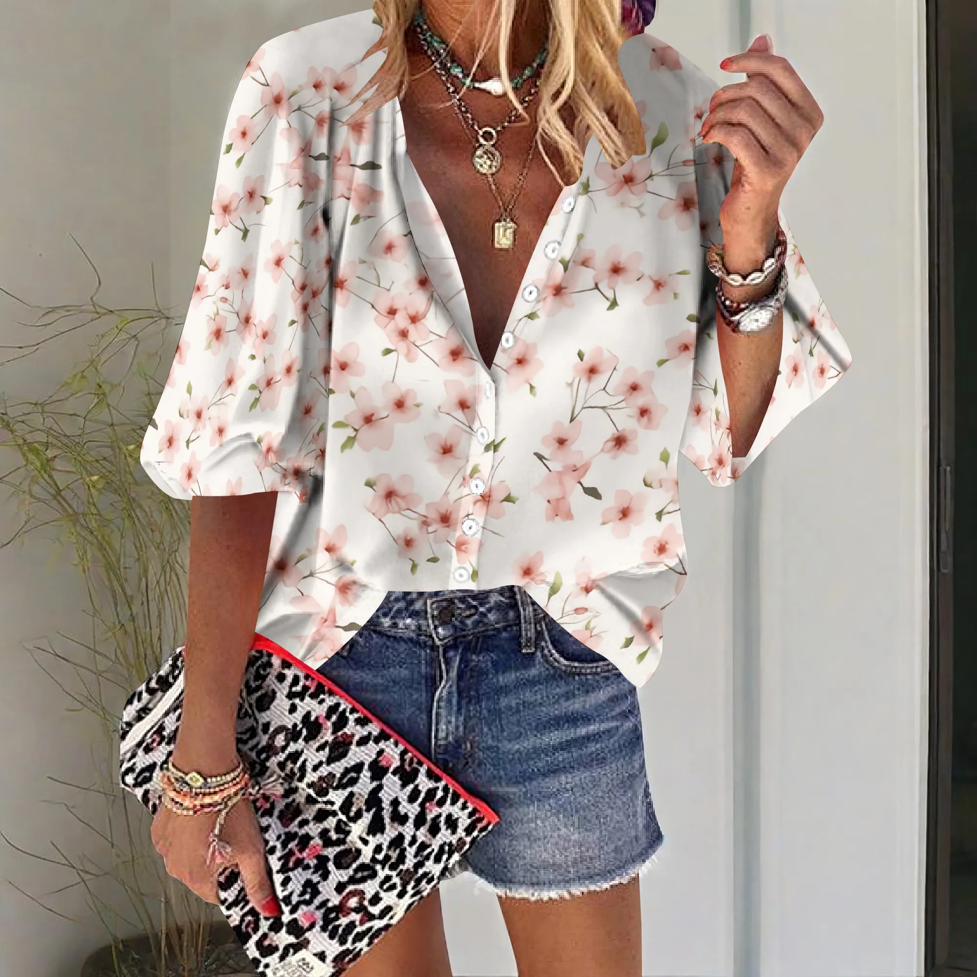 Рисунок 2 - Женские деловые повседневные топы