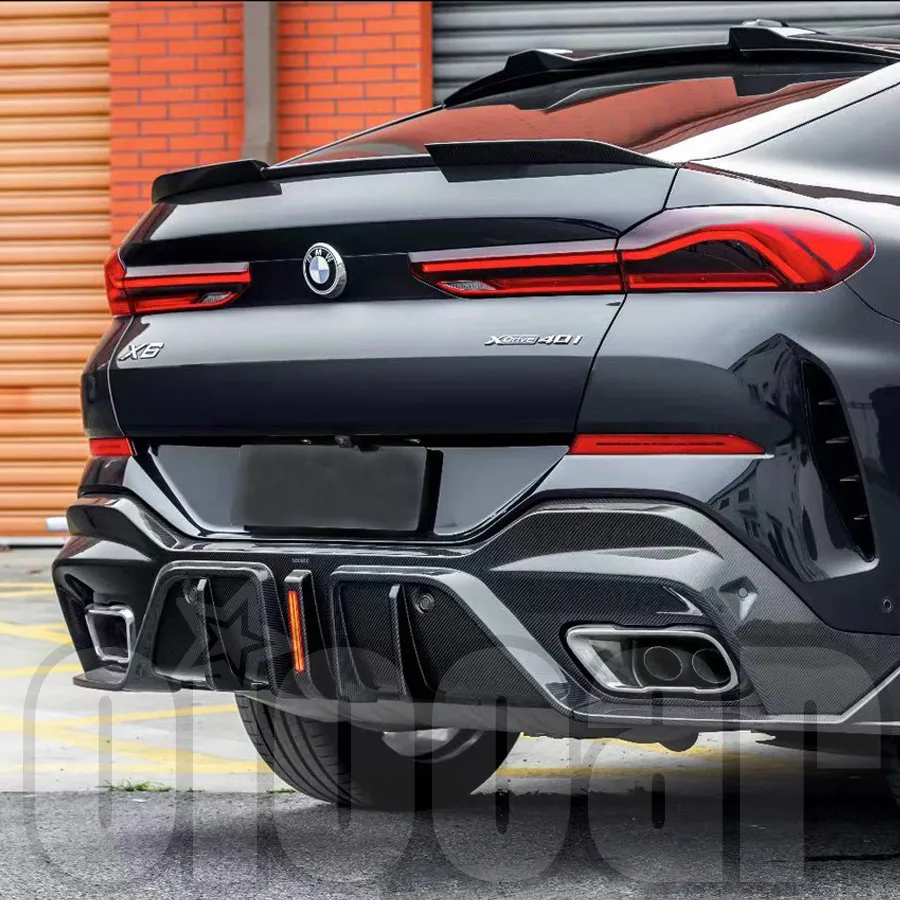 

Oiomotors New Type SQ Style Dry Carbon Rear Bumper LED Diffuser Spoiler for BMW G06LCI X6