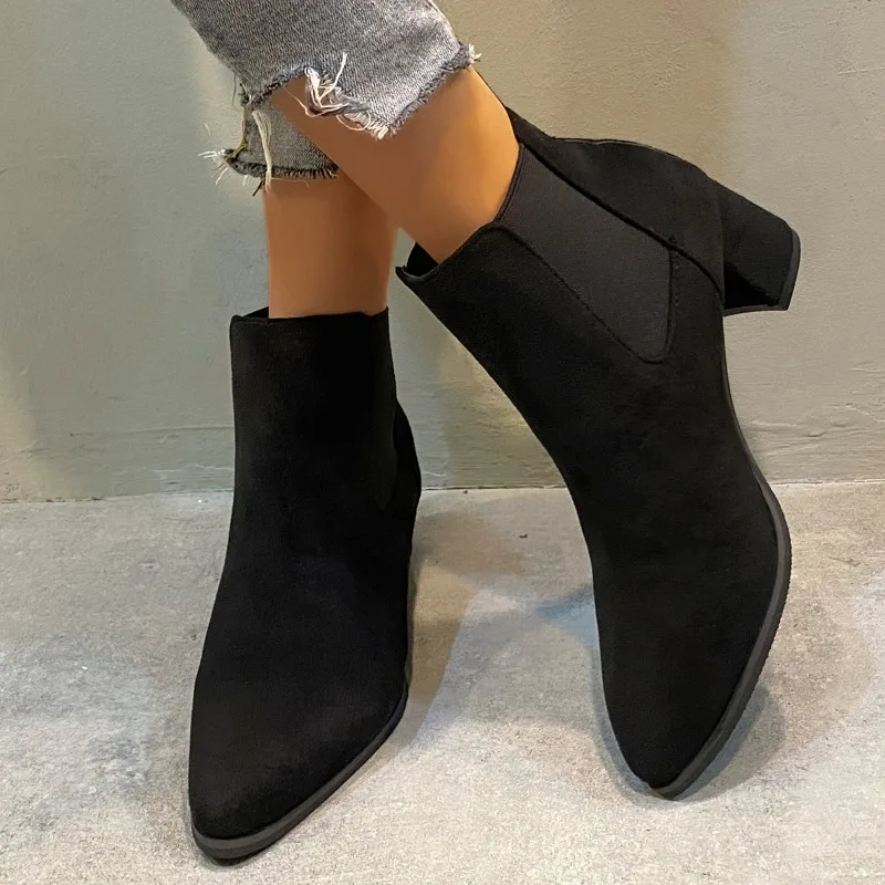 Botas cortas puntiagudas de tacón grueso para mujer, botines de felpa con banda elástica, tacón medio, a la moda, Primavera, otoño e invierno, 2024