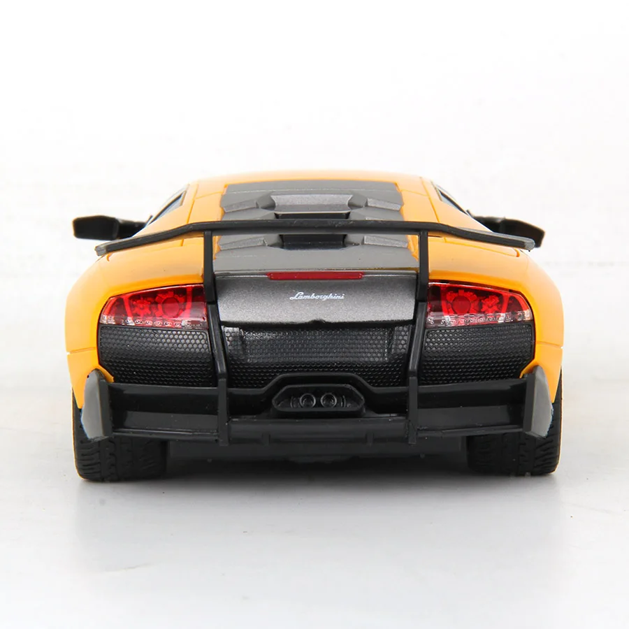 Samochód zdalnie sterowany Lamborghini Murciélago LP670-4 SV w skali 1:24