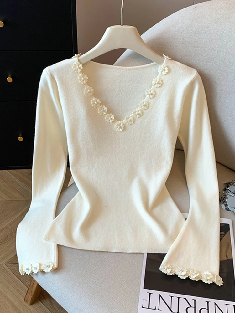 

Sweet Sle V-Ne Knitted Sweater Women's Slim Fit Long Sve Floral 3D Embroidery Base irt Winter New Arrival