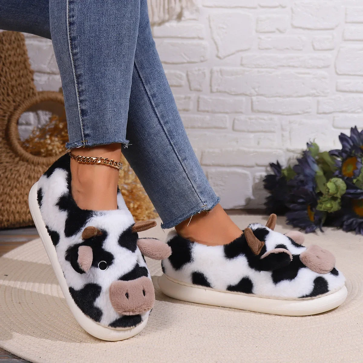 Sapatos felpudos desenhadores de vaca para mulheres e meninas, chinelos fofos, achatados, quentes, casuais, plus size, inverno, 2022