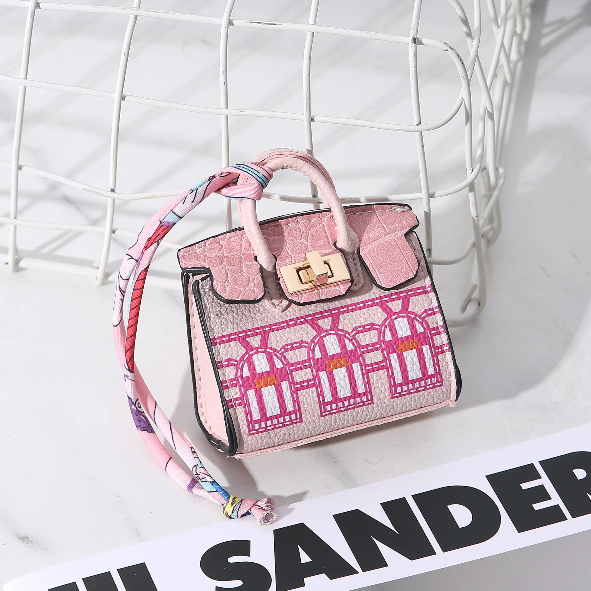 Niedliches Mini-Haus-Design Multifunktionale Handtasche mit Handschlaufe Tragbare Bluetooth-Kopfhörer- & Münzaufbewahrungstasche 2026 Neu