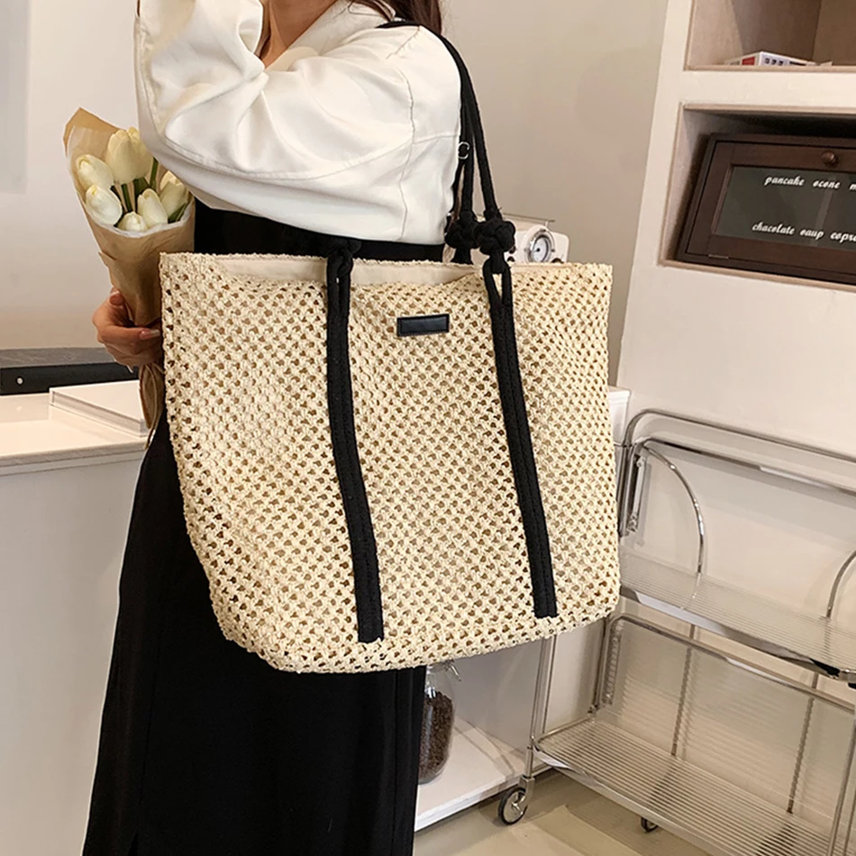 Trendy Straw Women Tote Bag Luxury Designer 2022 Rattan Woven Handbags Handmade Travel Shopper Shoulder Bag Casual Beach Bag New