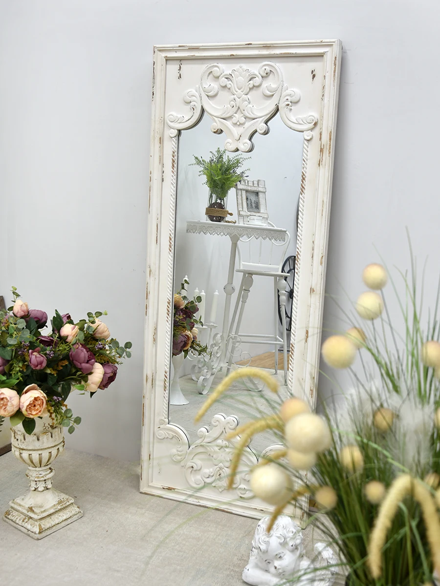 Vintage solid wood wall-mounted mirror carved to make old decorative mirror clothing store fitting mirror