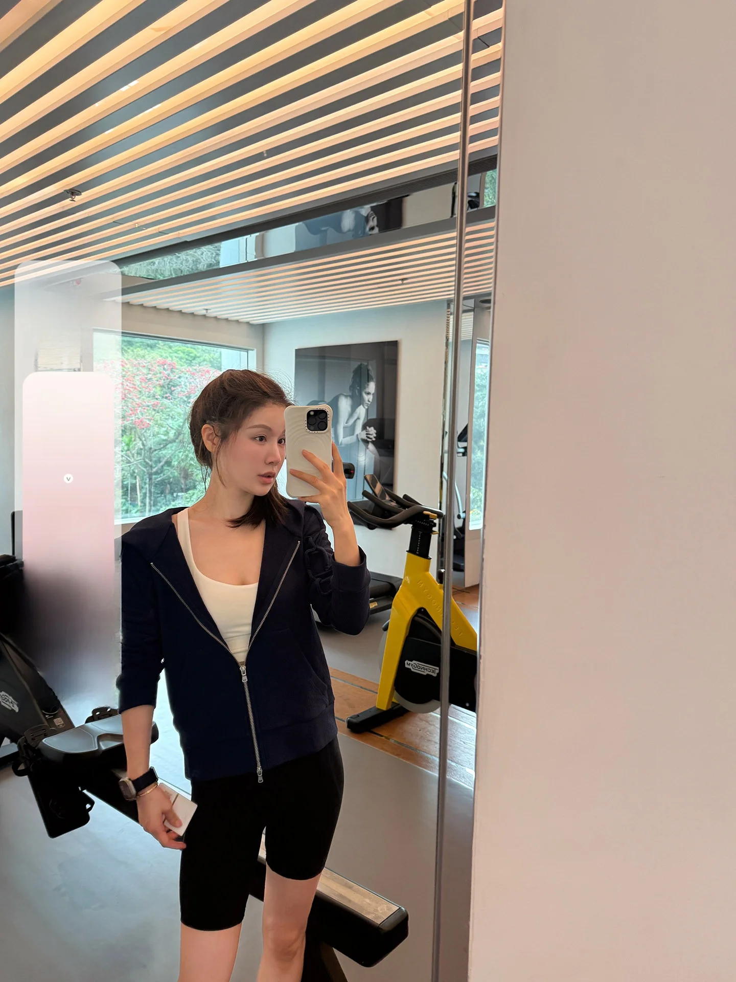 

Свободная толстовка из фактурной ткани с капюшоном, спортивная повседневная женская кофта на молнии с длинными рукавами, комфортная модель IUIU a Jing Home