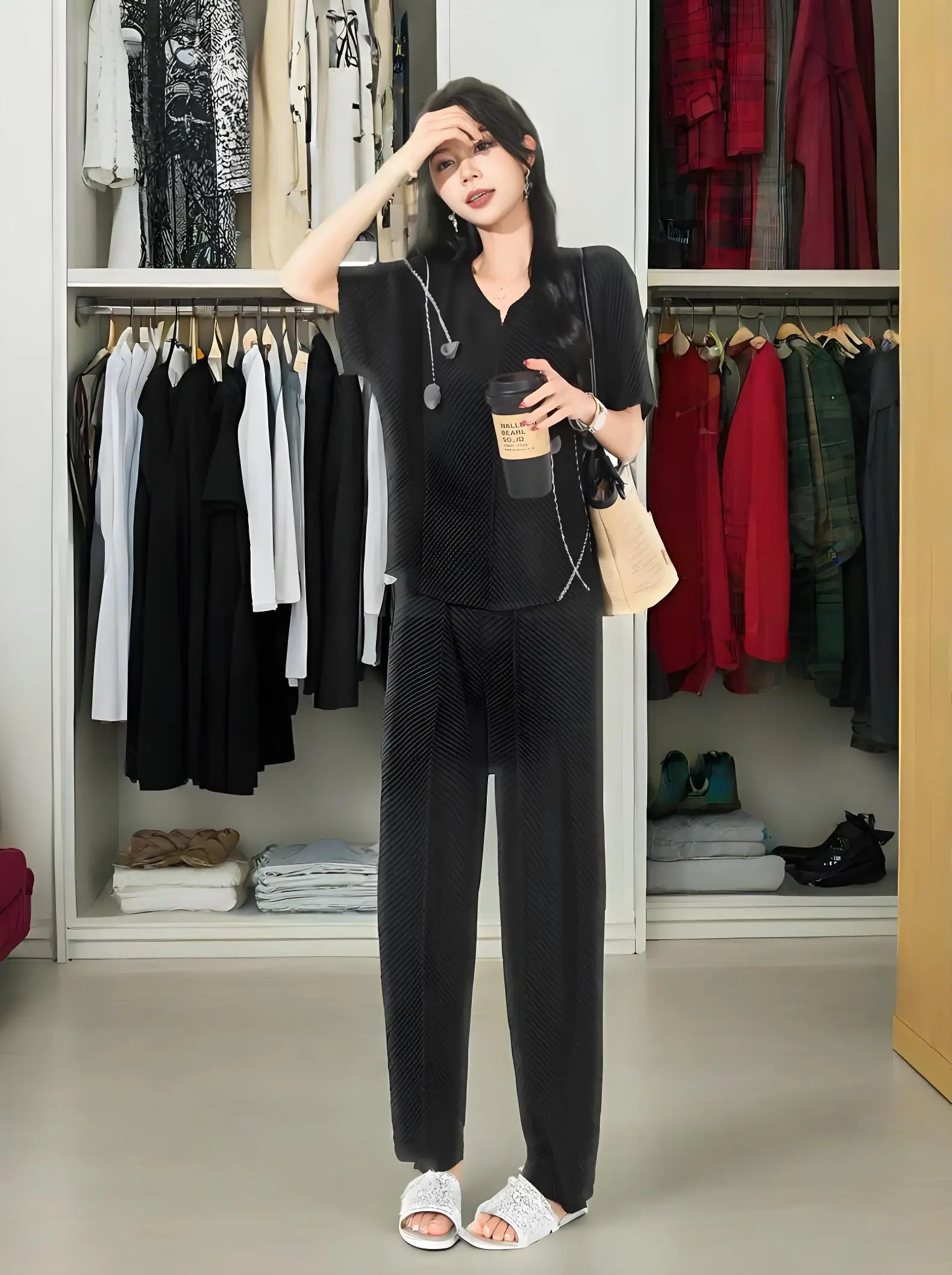 

Miyake Pleated Fashion Casual Set Loose Bat Sleeve Pullover Fish Scale Pleated Top High Waisted Straight Leg Pants Two Piece Set