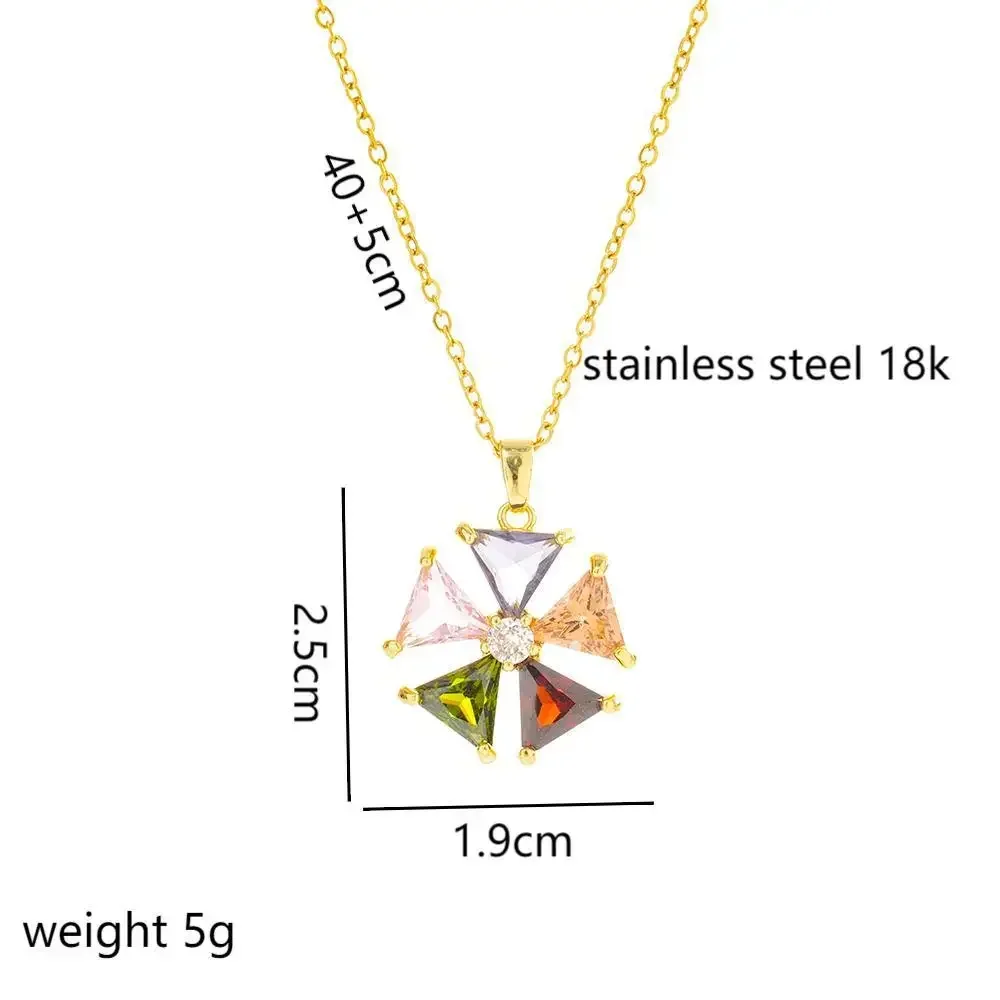 Questo colorato collana da donna in acciaio al titanio presenta un design unico, è alla moda e alla moda, versatile e non sbiadisce