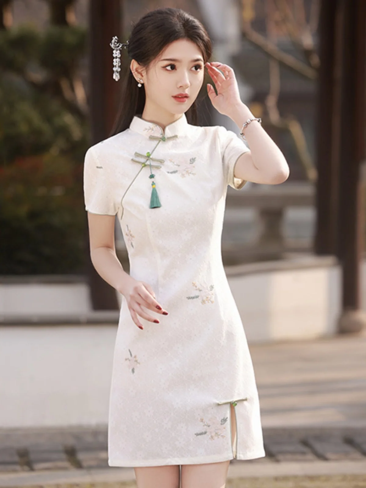 

Новое китайское платье-ципао для девочек, маленький размер, летняя повседневная одежда с цветочным принтом, из полиэстеровой смеси, с коротким рукавом