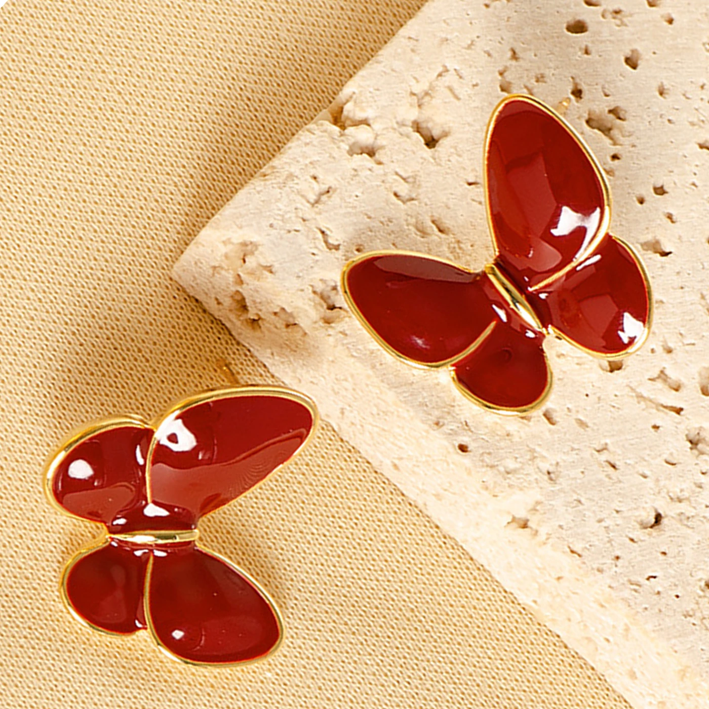 Новые серьги-гвоздики Ancore с красной бабочкой для женщин, эмаль, масло, двухслойные серьги с крыльями и насекомыми, милые ювелирные изделия для свадебной вечеринки, подарок