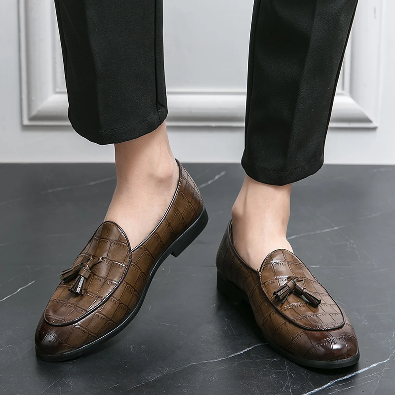 

Повседневные мужские лоферы Классический роскошный дизайнерский стиль Для вечеринок или повседневного офиса Черный Коричневый Повседневная универсальная кожаная обувь для взрослых