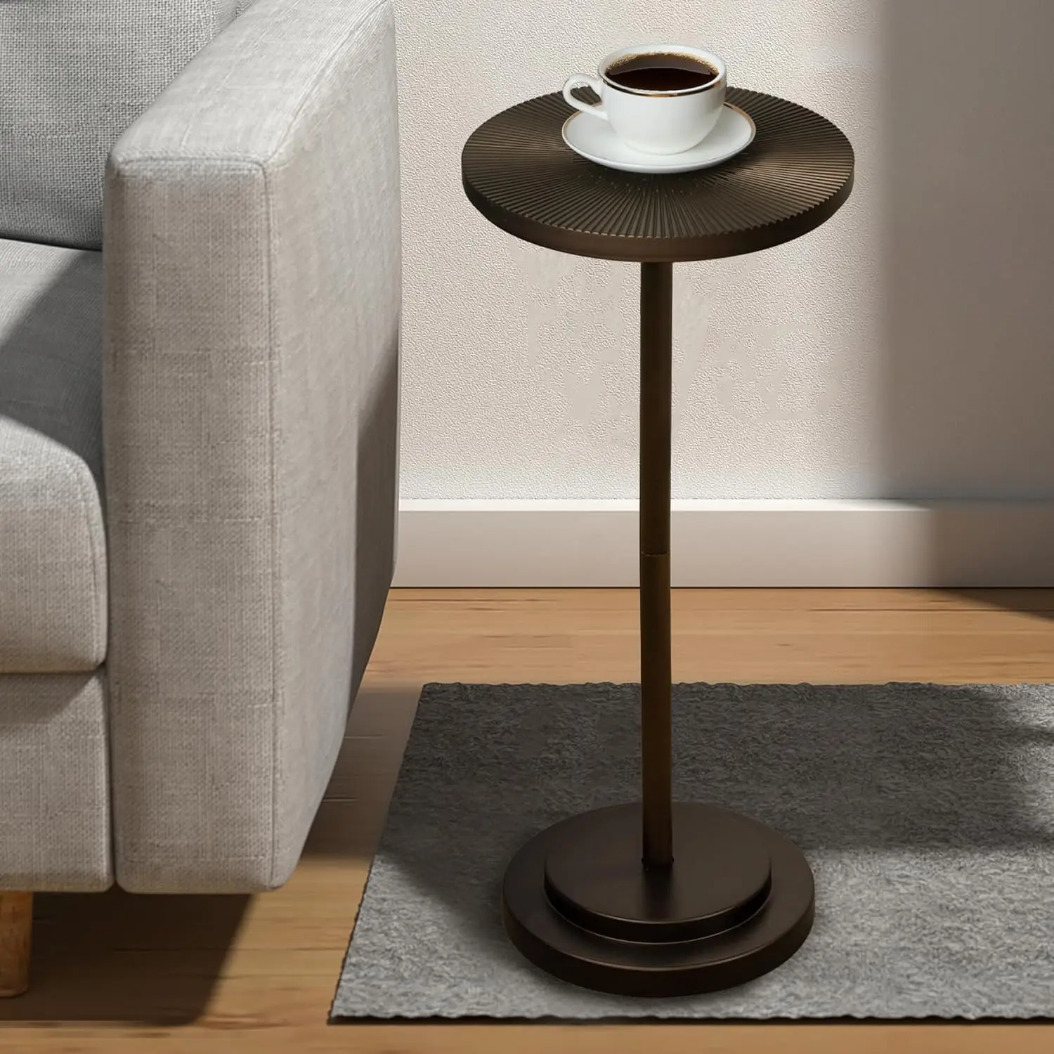 

Drink Table, Carved Table Top Martini Table, Small Side Table, Weighted Base Pedestal Table for Living Room, Bedroom, Ba