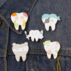 Funny Tooth Cartoon Pin pasta do zębów Protect zęby emalia szpilki plecak ubrania akcesoria biżuteria Lapel odznaki dla klinika stomatologiczna