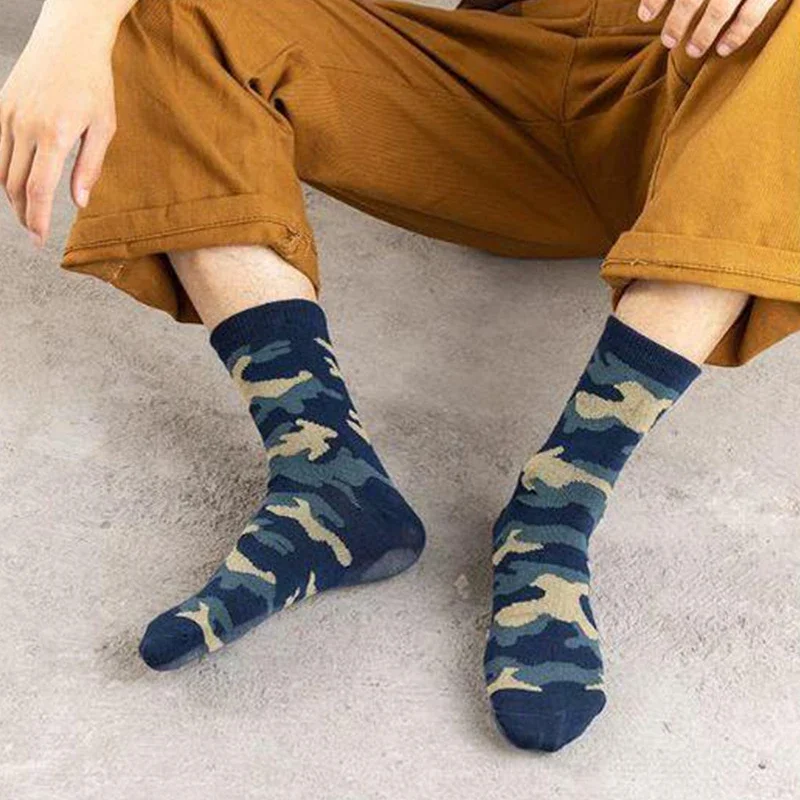 Calcetines de tubo medio de camuflaje verde militar para hombre, medias de algodón grueso, cómodas y cálidas, primavera y otoño, alta calidad