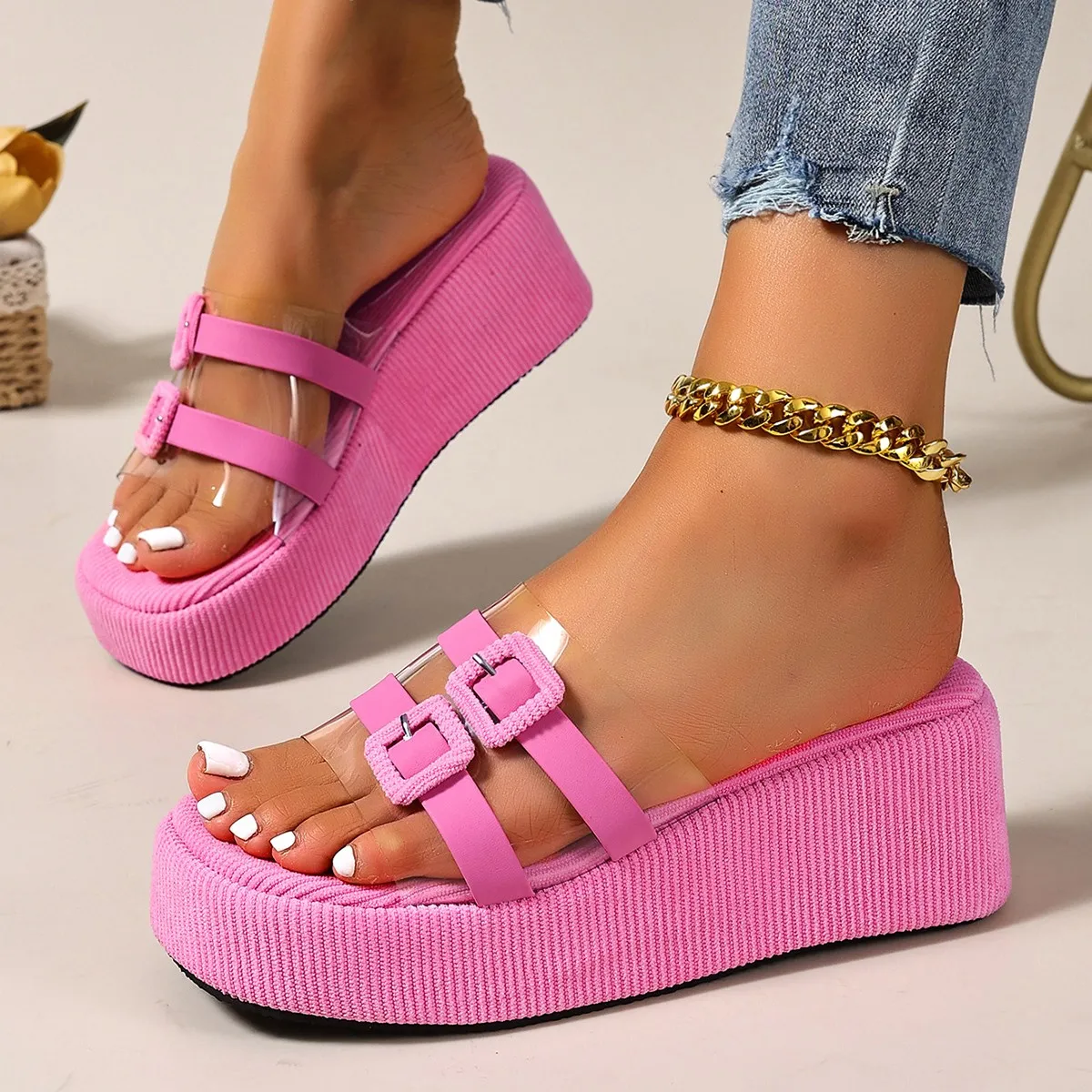 

New Round-toe Wedge Comfortable Open-toe Women's Shoes in Summer Fashionable Thick Sole Wear Lightweight Casual Slippers
