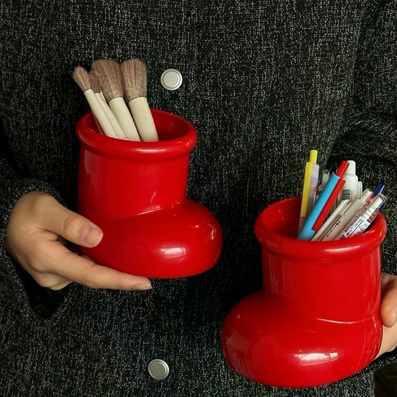 Red Boots Christmas Decor Pen Holder Multi-Functional Desk Organizer Makeup Brush Holder Desktop Office Art Supplies Storage