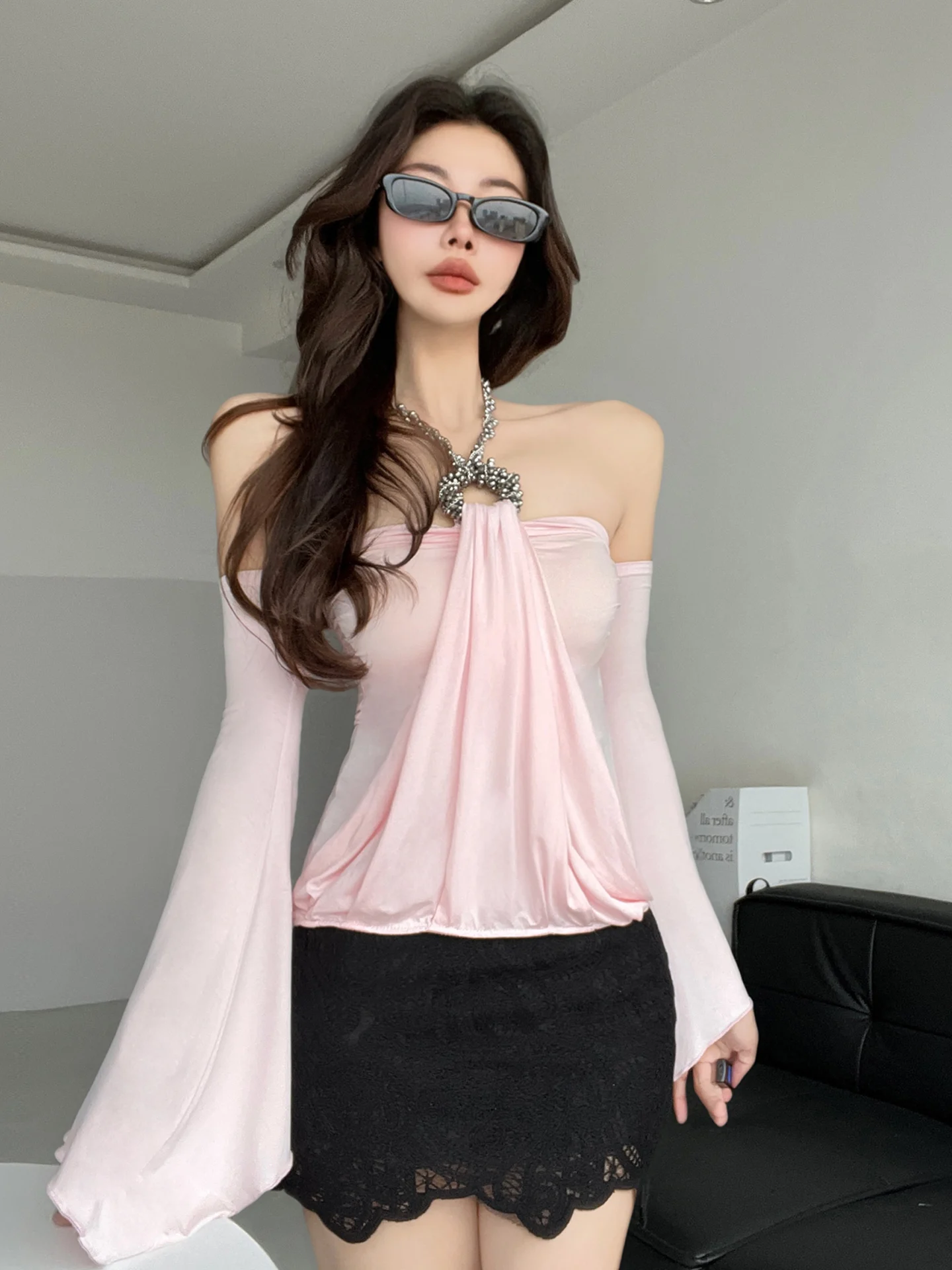 

Сексуальная длинная футболка с открытыми плечами и бриллиантами для похудения, серия Pure Desire Night Thousand Gold