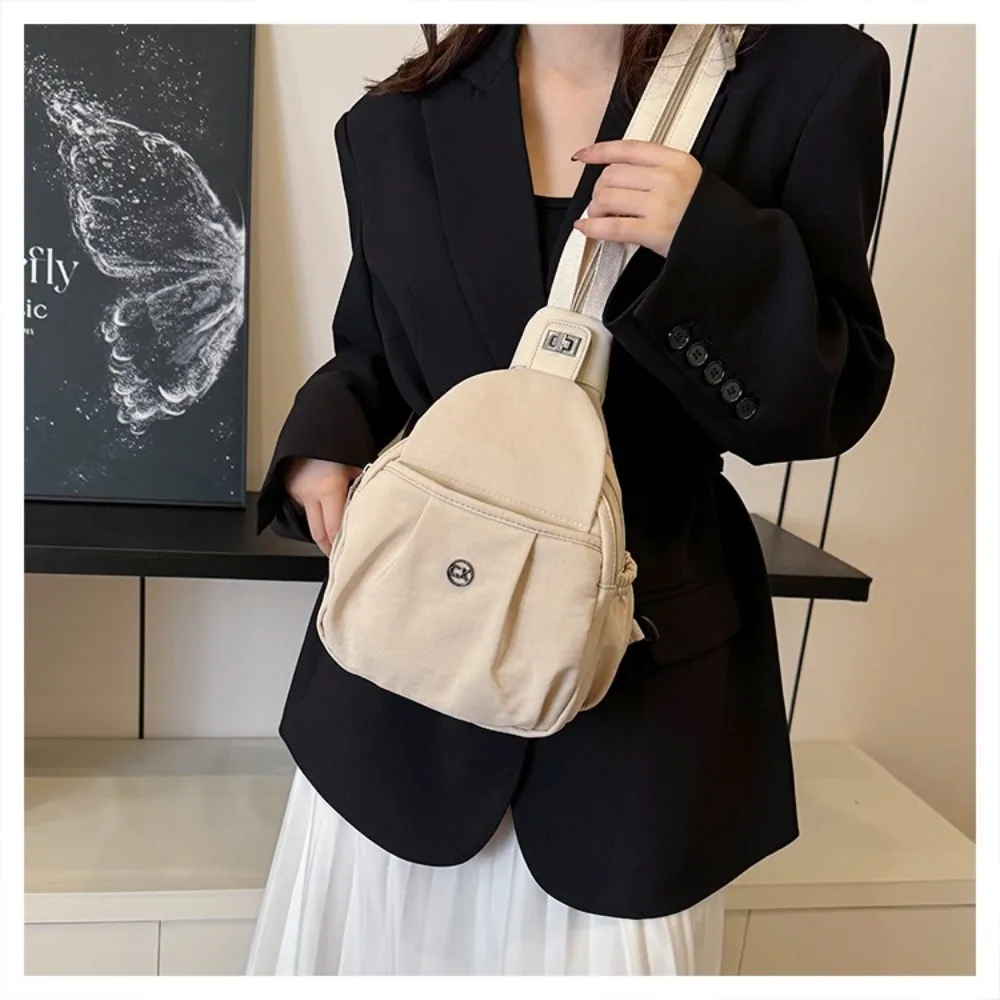 حقيبة ظهر نايلون متعددة الاستخدامات مقاومة للماء ذات سعة كبيرة حقيبة كروس خفيفة الوزن ومتعددة الوظائف حقيبة صدر للسفر