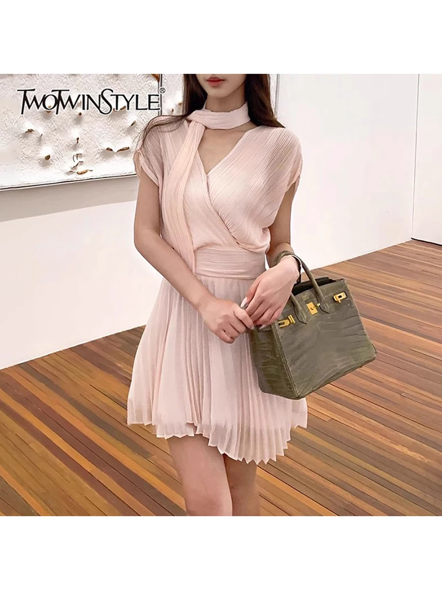 

TWOTWINSTYLE Solid Spliced Folds Slimmig Dresses For Women V Neck Short Sleeve High Waist Temperament Dress Female Fashion New