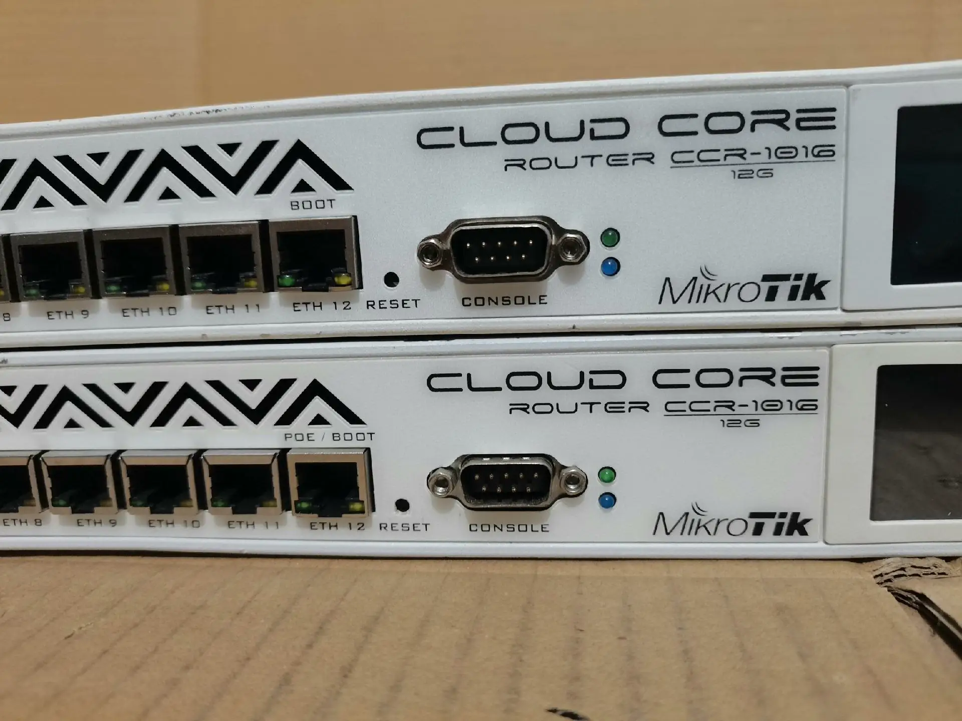 Mikrotik CCR1016-12G benar-benar baru Router tingkat industri dengan CPU 16 Inti mutakhir