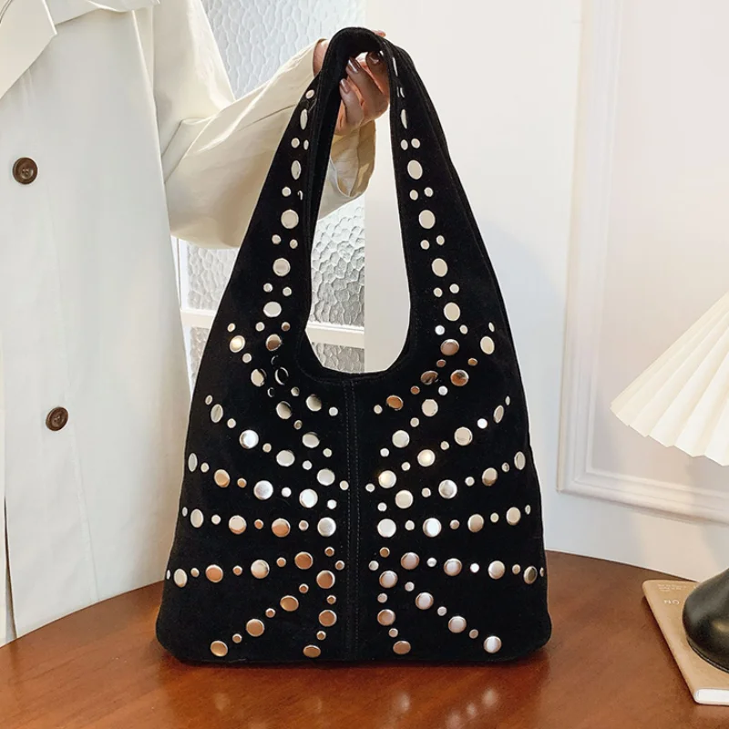 

Fashion Punk Suede Rivet Bucket Bag High Quality Black Underarm Shoulder Tote Bag Trendy Cool Motorcycle Bag Commuter Women' Bag
