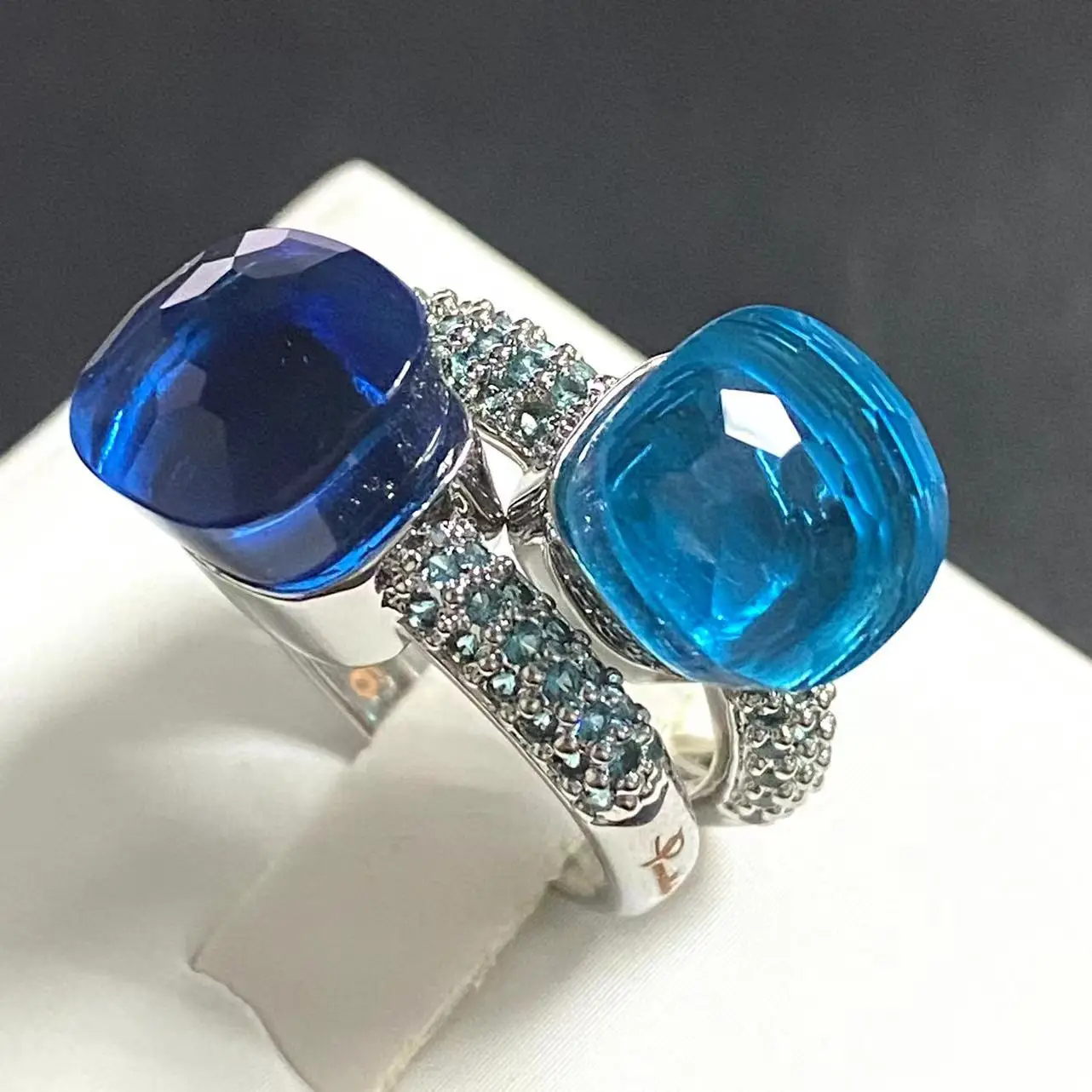 10.6mm Classic Ring For Women Inlay Light Blue Zircon Blue Topaz Ring Candy Water Drop Crystal Ring Platinum Plated Jewelry