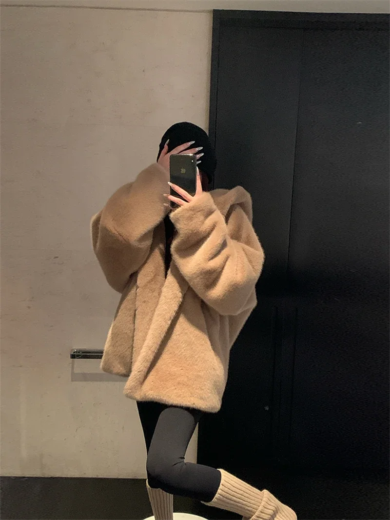 Manteau en fausse fourrure de style paresseux pour femmes, veste à capuche, haut en fourrure décontracté, vêtements épais en peluche, vêtements pour femmes, hiver