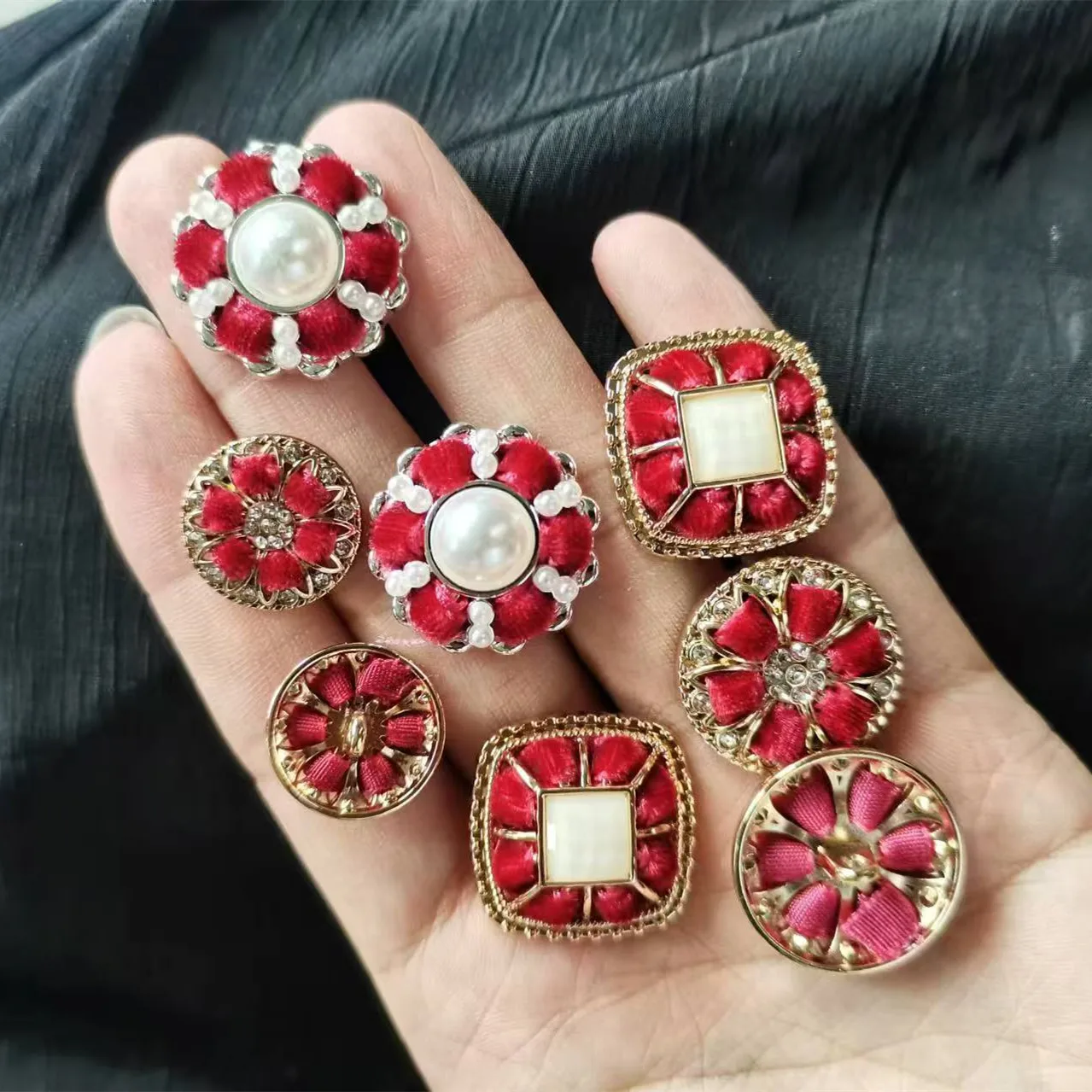 5Pcs Of Vintage Luxcy Red Metal Buttons Fashion Flower Hand DIY Fashion Women Clothing Button Decorative