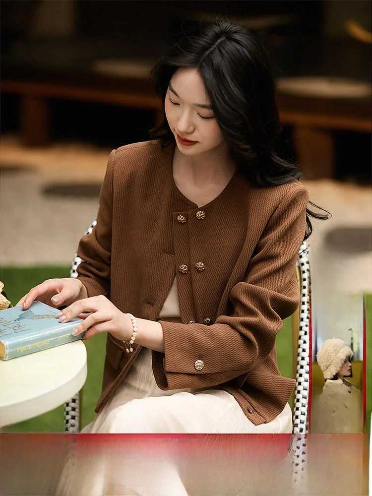 

Xhange 2026 Spring Paris Museum CE Sle Double Row Metal Bule Elegance ort Outerwear Women's Stand Fit Polyester Blend