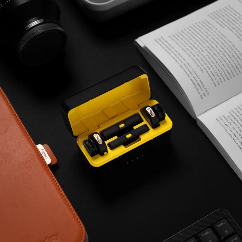 Fullaim 2.4G ไมโครโฟนไร้สายแบบหนีบบนโทรศัพท์ไมค์รอบทิศทางมินิลาวาเลียร์ไมค์ส่ง200เมตรสำหรับ iPhone 15/ 14/13/12/11