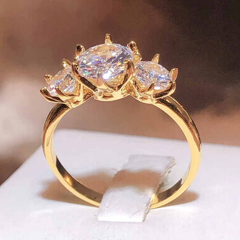 2022 New Row Of Diamonds White Zirconia 18K Gold Ring Female 925 Stamp Fashion Wedding Party Jewelry Gift Wholesale