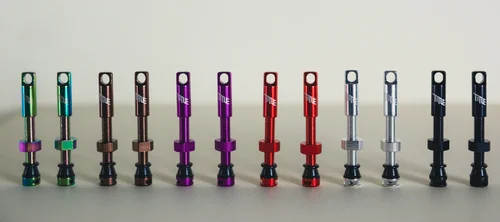 Imagen 1 del producto Canadá TITLE Válvula sin cámara Tapa metálica desmontable 1 juego de 2 piezas Aire de entrada grande