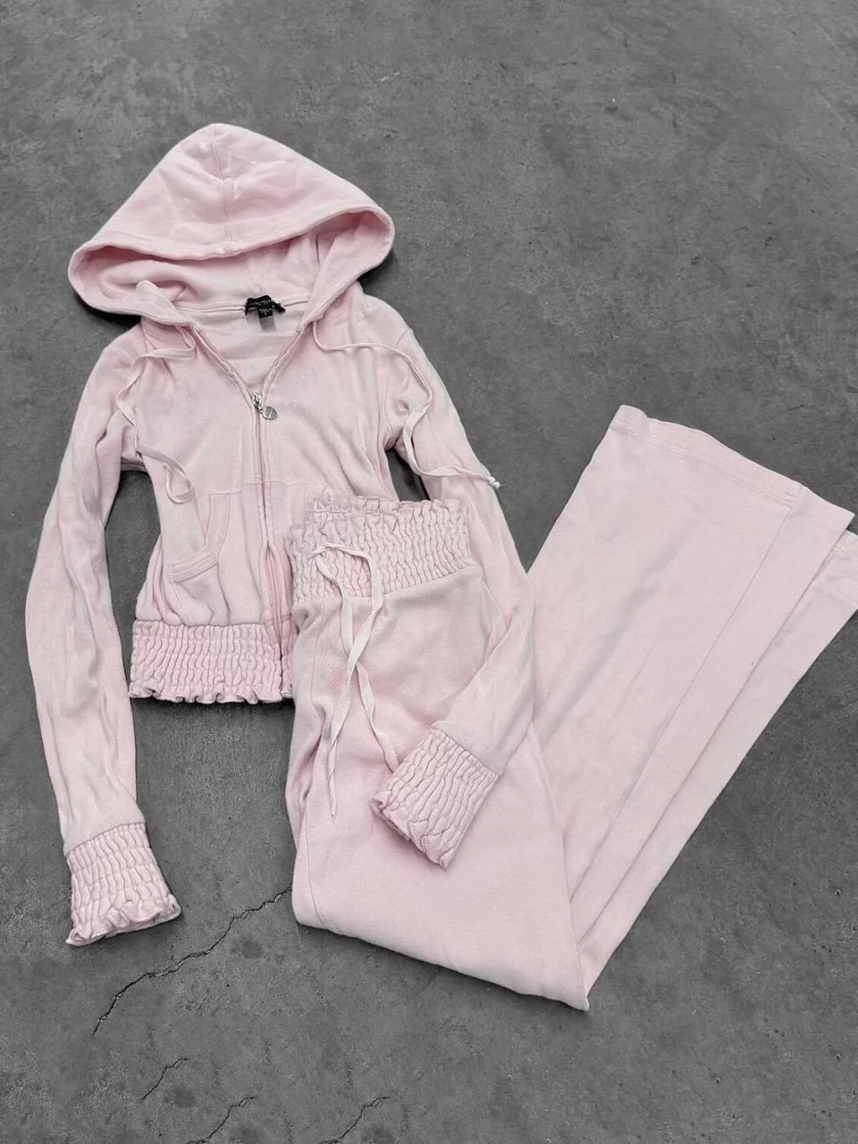 

Women's Pink Y2K Vintage Hoodie Set-Cropped Smocked Zip-Up Jacket & Wide Leg Pants, Sweet Edgy Casual Streetwear Spring Autumn