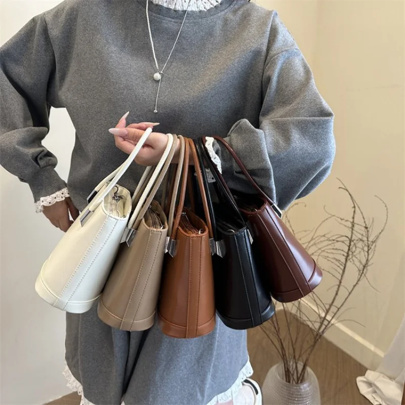 

Elegant Leather Women's Shoulder Bag High-End Luxury Brand Fashionable Famous Paris Chic Finish Daily Bag​