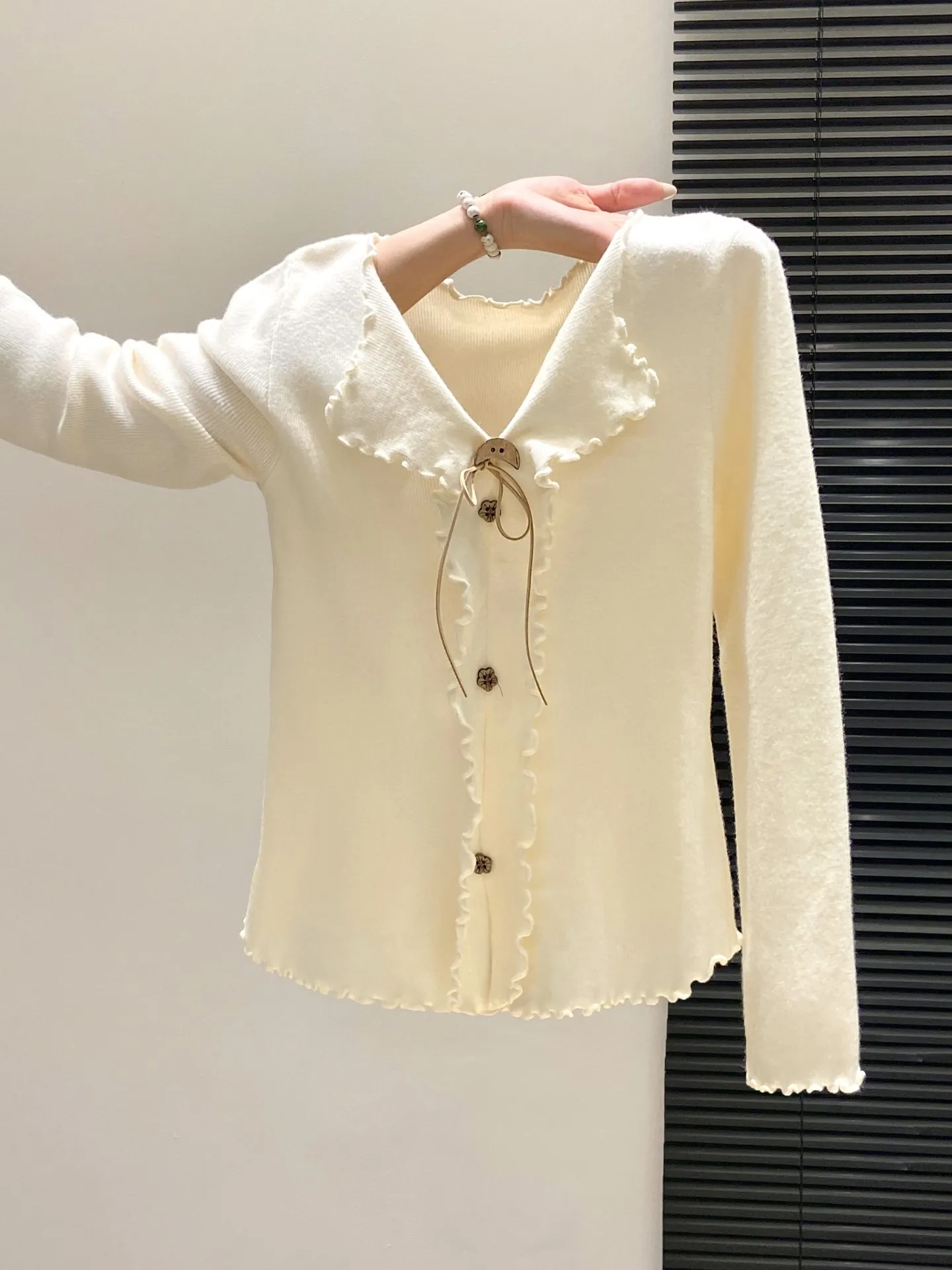 

Женский вязаный пуловер Sweet Sle с V-образным вырезом, зимний топ с пуговицами и деревянной отделкой, из мягкого полиэфирного волокна, с длинными рукавами, теплый