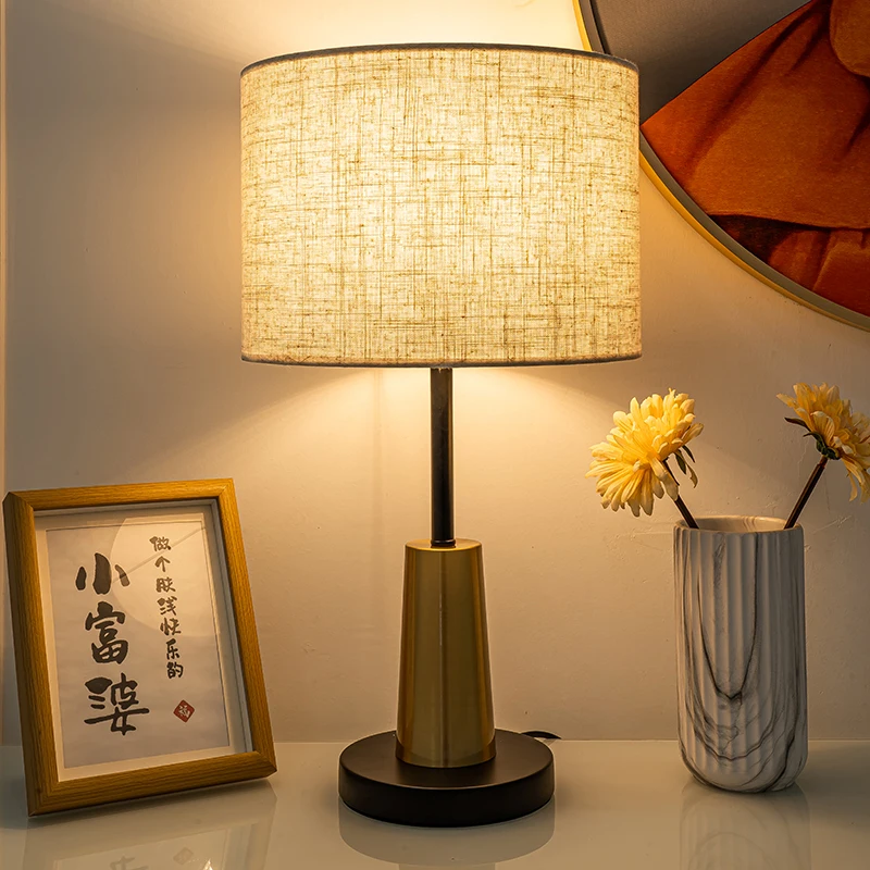 

Table lamp Bedroom bedside table table lamp ins Nordic simple modern bedside night lamp