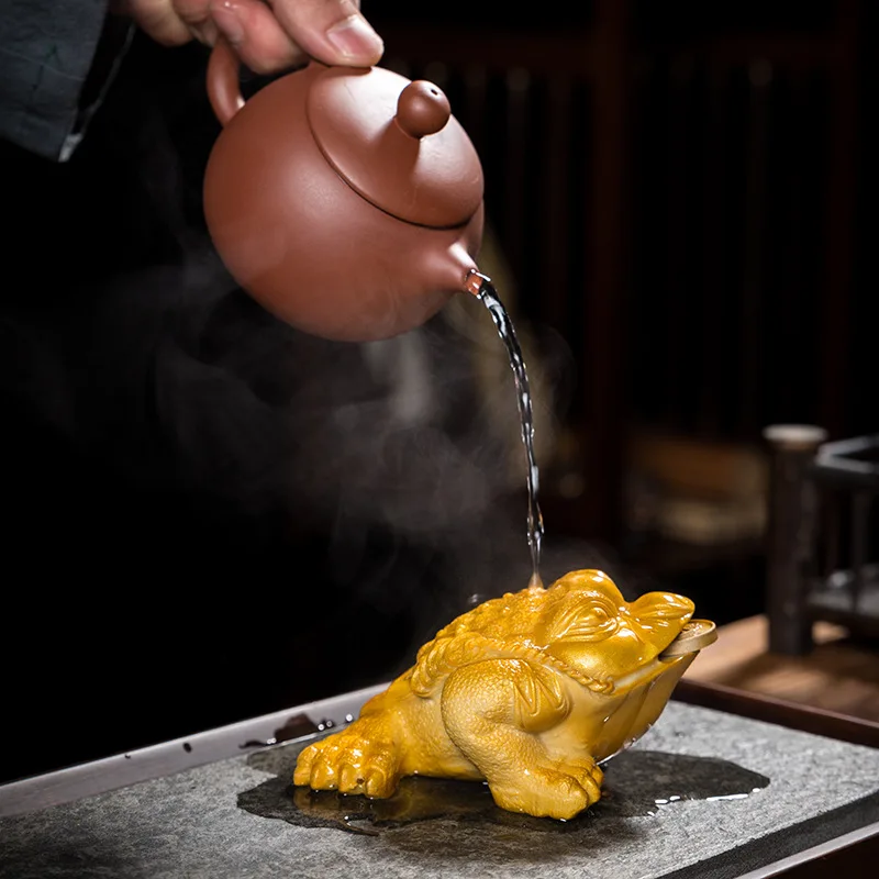 Color Changing Golden Toad Tea Pet Ornament,Lucky Chinese Tea Play Purple Clay Table Decoration, Kung Fu Tea Set Accessories