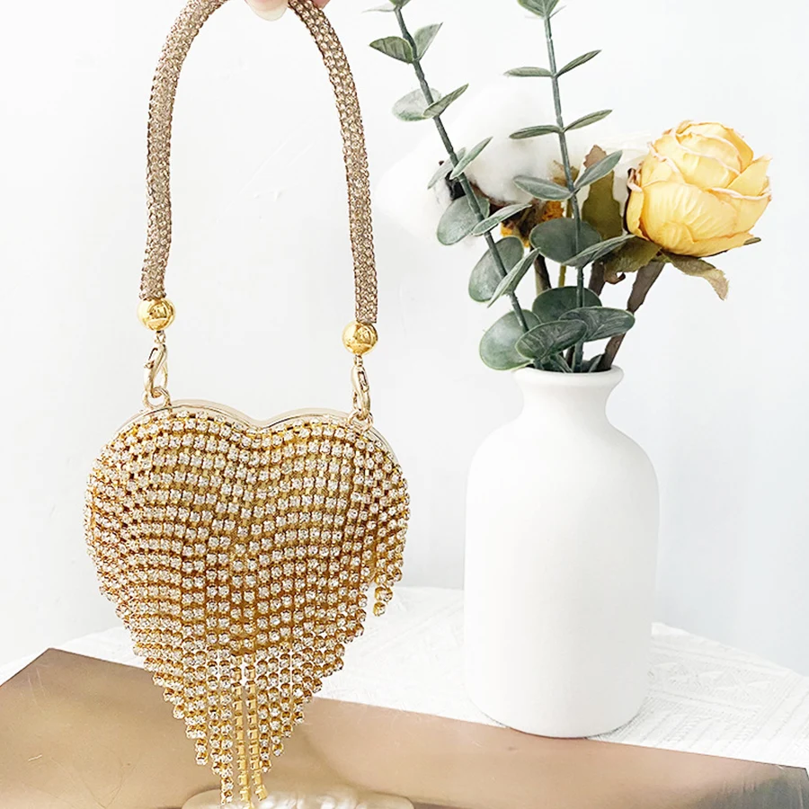 Tassel Beaded Dimond Clutch Purse Heart Shape Wedding Party Latch Purse Evening Bag Banquet Handbags Bridal Chains Crossbody Bag