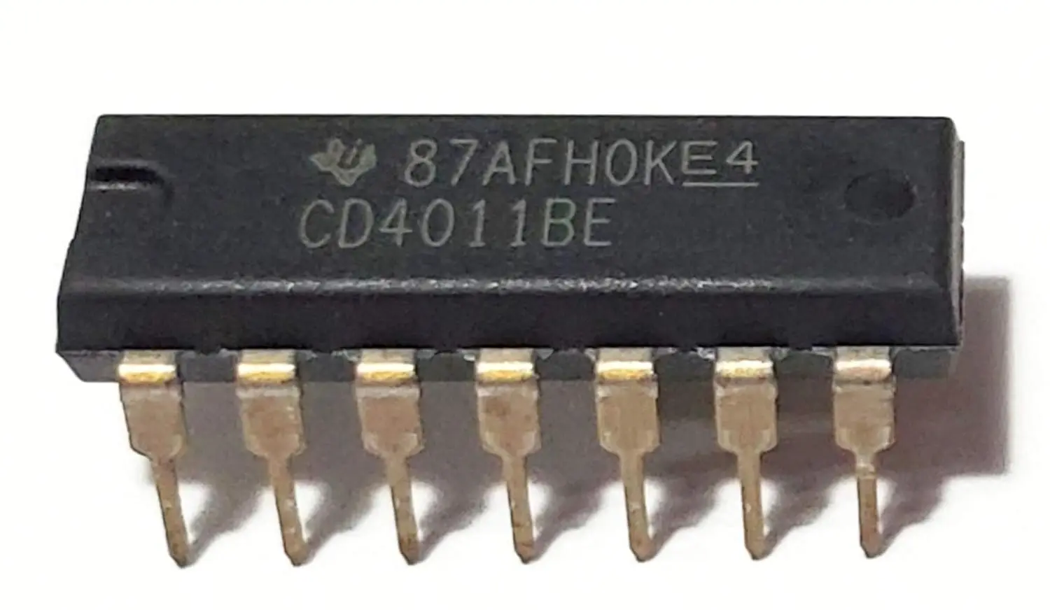 10Pcs CD4011BE ICS Texas Instruments and Semiconductors, Quad 2-Input NAND Gate, 14 Pin, CMOS, 4 Element, Plastic Dip Tube