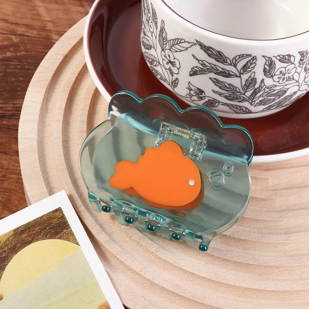 

Fashion Transparent Goldfish Hair Claw Hairpins Crystal Acetate Fish Shark Clip Mid Size Hair Accessories Animal Hair Clip Daily