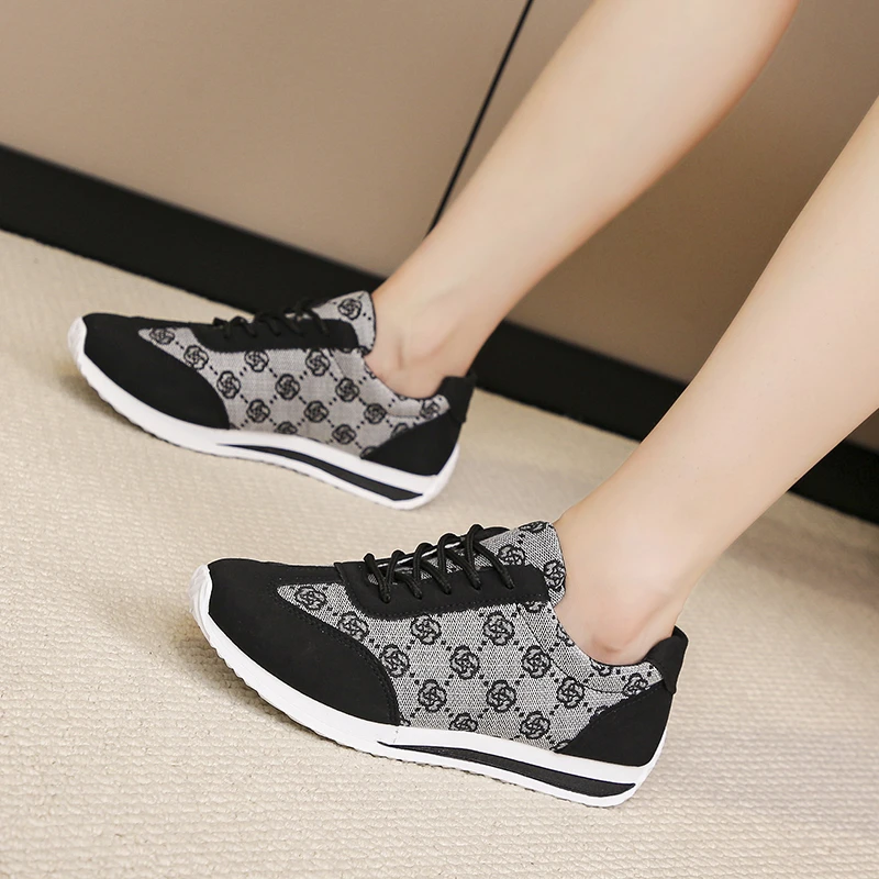 2024 New Luxury Casual Lace Up Sneakers Fashion Brand Casual Shoes for Women Retro Trend Soft Running Sneakers Zapatos De Mujer