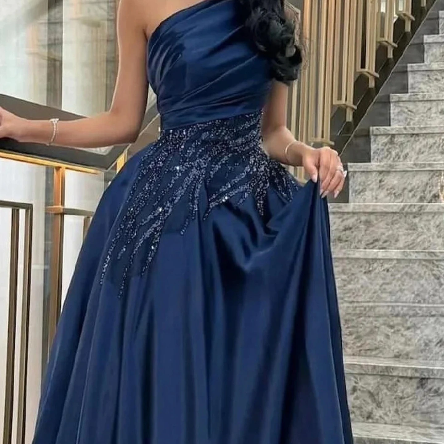 Robe de soirée en Satin bleu marine pour femmes, asymétrique épaule dénudée, robe formelle élégante pour bal, mariage, fête et Occasions spéciales