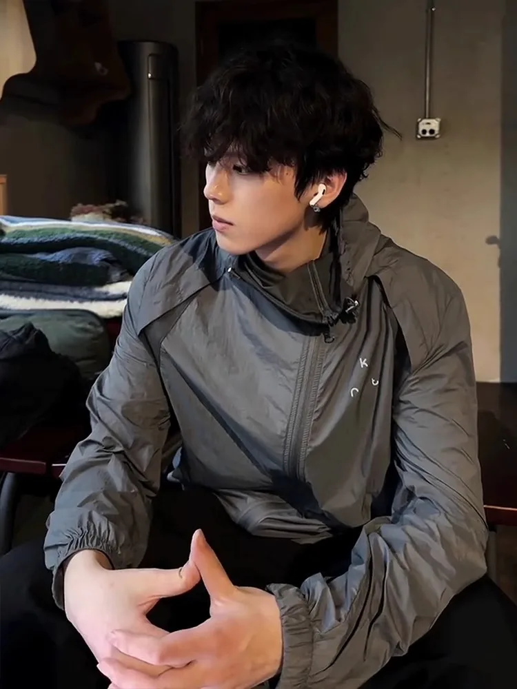 

Мужская летняя легкая дышащая куртка из ледяного шелка с защитой от солнца, с капюшоном, для альпинизма, тонкая модель с охлаждающим эффектом