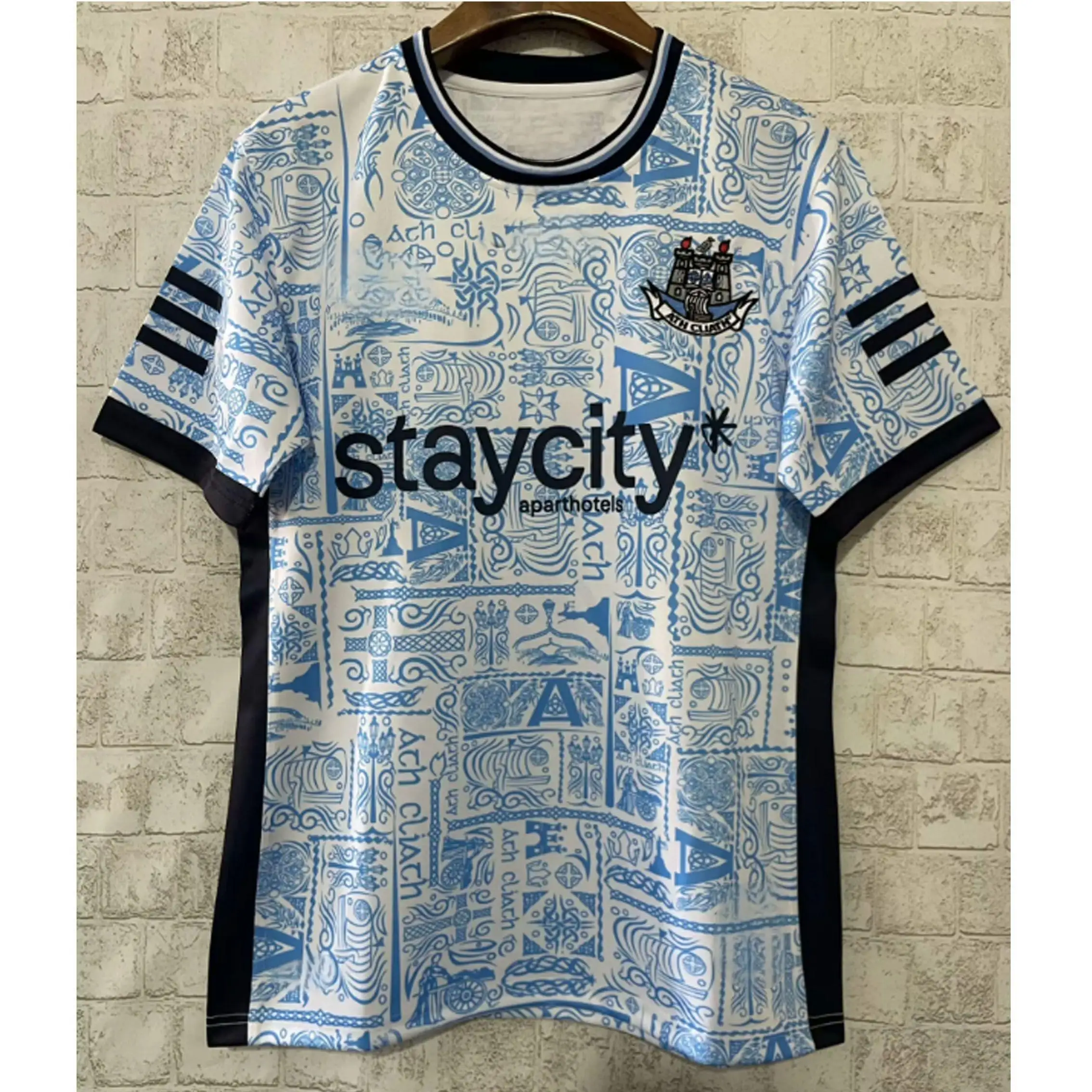 

2025 Spain Soccer Jersey Replica: Breathable, Comfortable Summer T-Shirt for Family Leisure