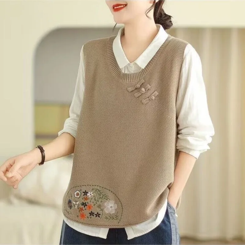 Women\'s Spring Autumn Commute Round Neck Pullover Sleeveless Solid Embroidered Pan Button Vest Loose All-match Knitted Tank Tops