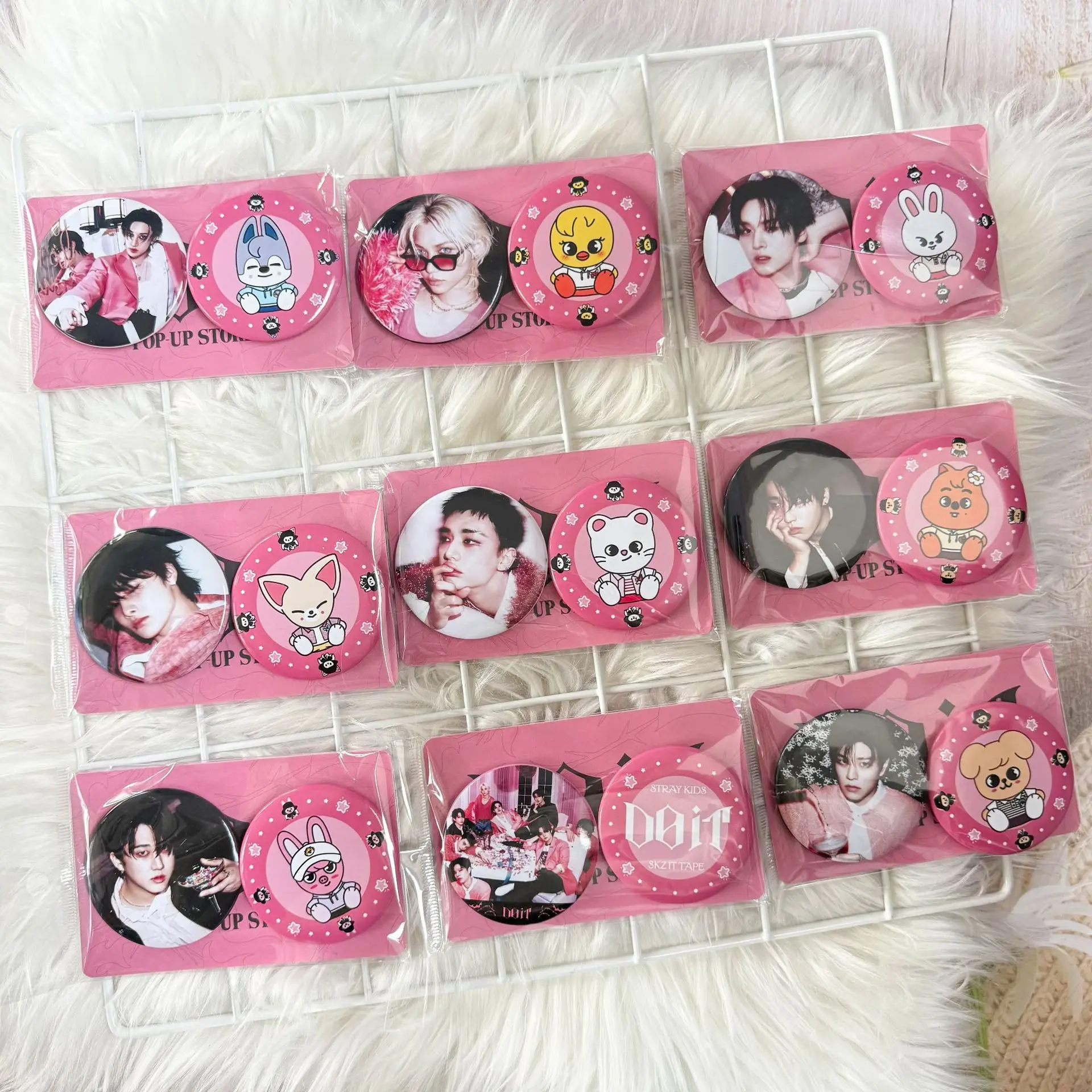 SKZOO 스트레이 키즈 DO IT 미니 앨범 굿즈 크리스마스 마텔 배지 고화질 프린트 핀 액세서리 펜던트 휴일 선물