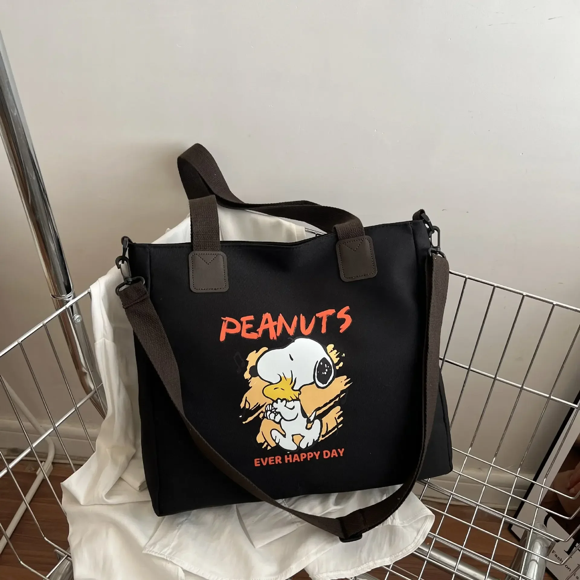 Рисунок 4 - Холщовая сумка-мессенджер Snoopy